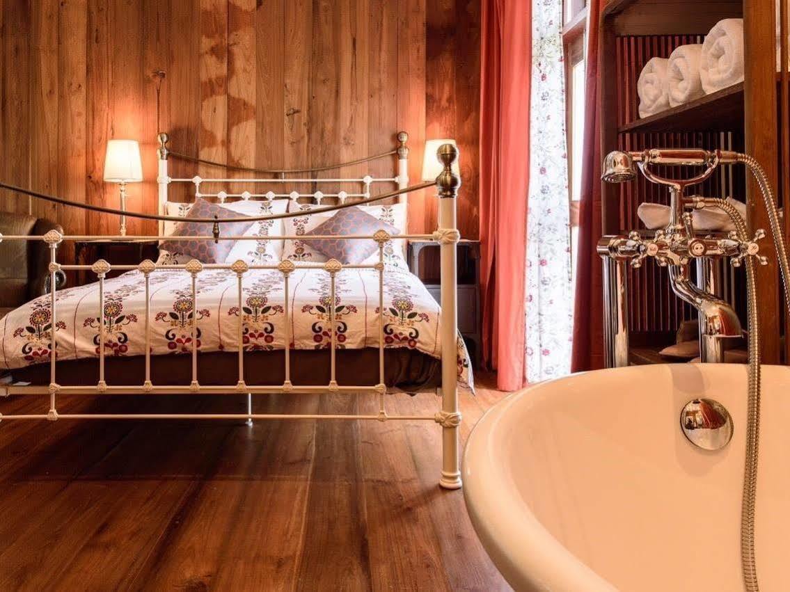 Roomquest Rimrabeang At Amphawa Dış mekan fotoğraf